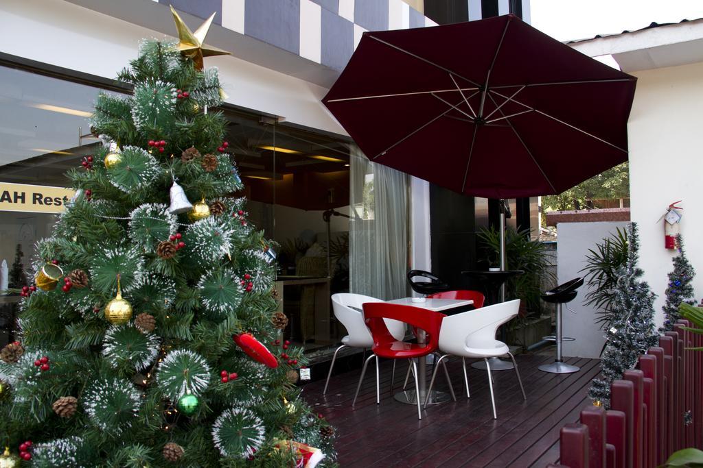 Business Alliance Hotel Rangoon Buitenkant foto