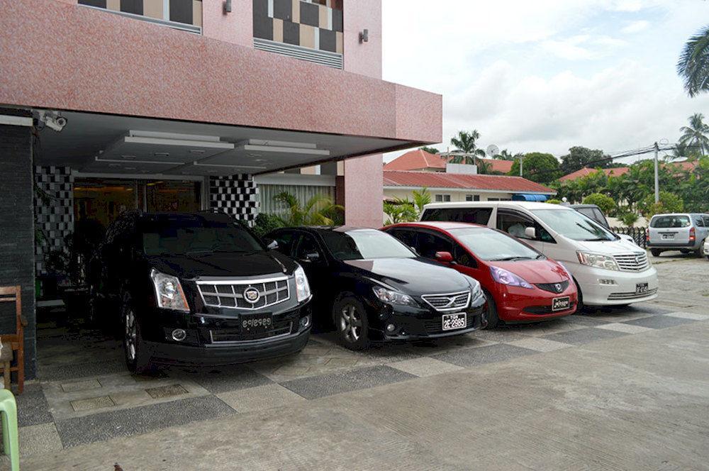 Business Alliance Hotel Rangoon Buitenkant foto