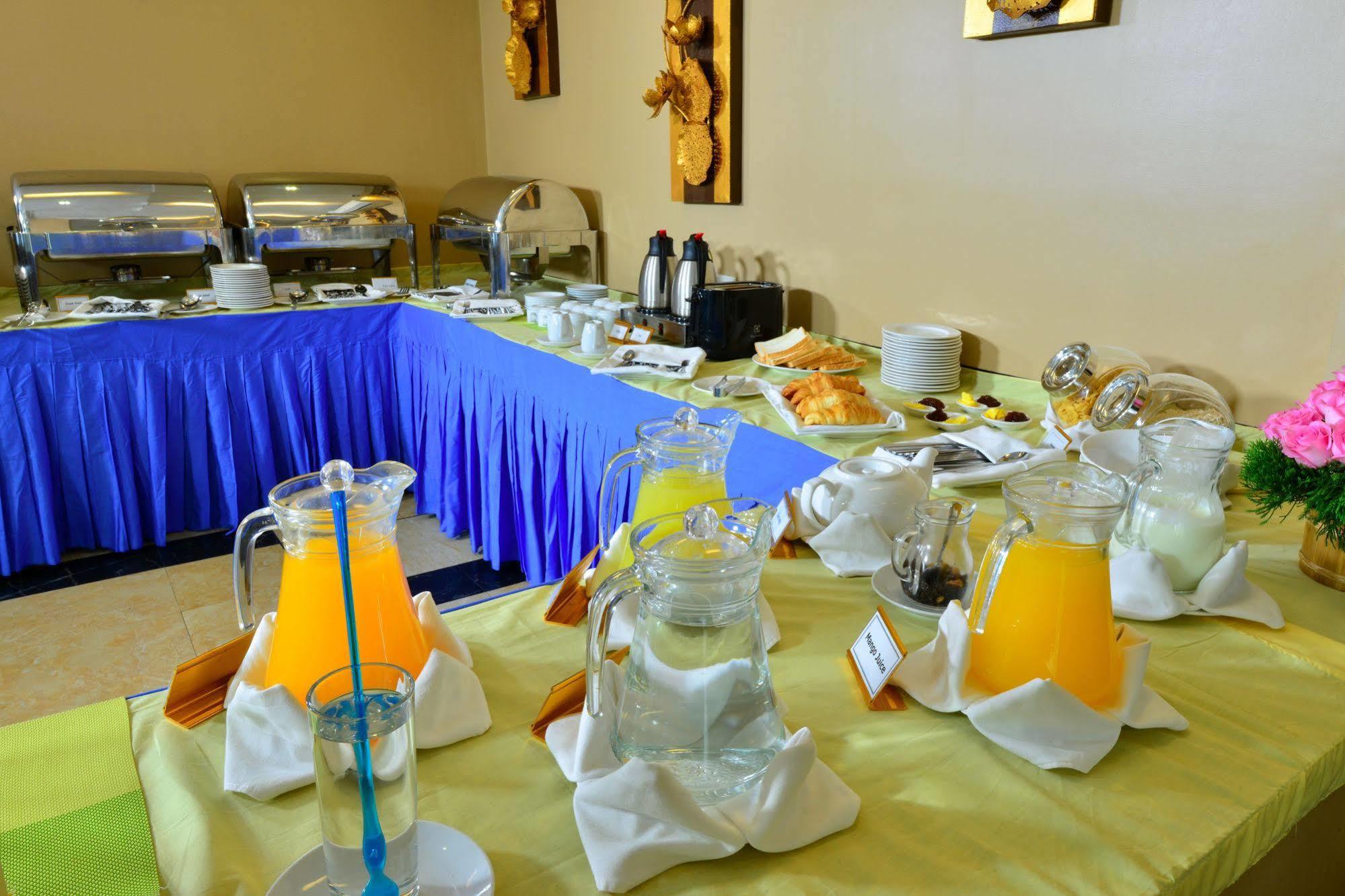 Business Alliance Hotel Rangoon Buitenkant foto