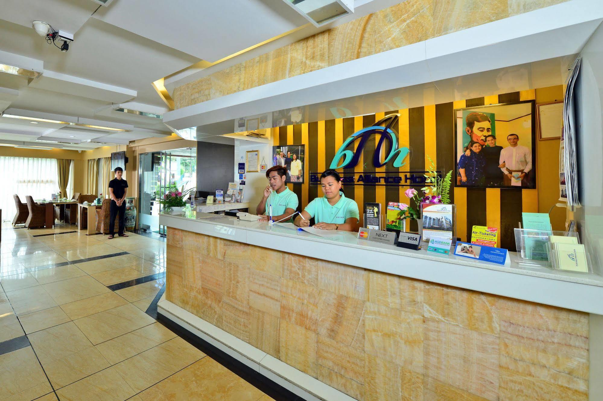Business Alliance Hotel Rangoon Buitenkant foto